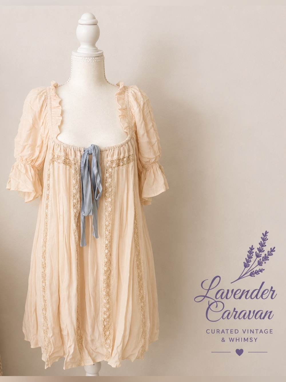 Rumored Feminine Ivory Lace-Trim dress with Blue Tie- seen on Kacey Musgraves